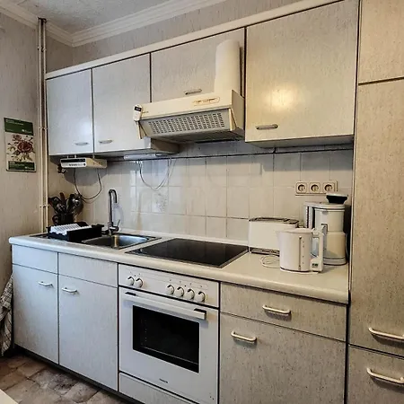 Ruhig Gelegene In Idyllischer Umgebung - Entspannung Garantiert Apartment *